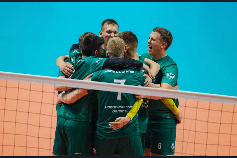 Молодые игроки волейбол