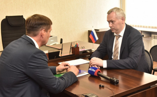 Губернатор Андрей Травников проконтролировал строительство школы в Болотном